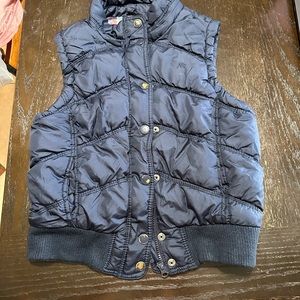 Aeropostale Puffy Vest Youth Large Navy color with Pink Plaid lining inside
